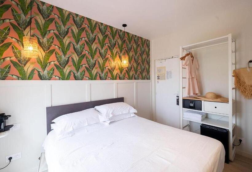 Отель Hôtel De La Plage