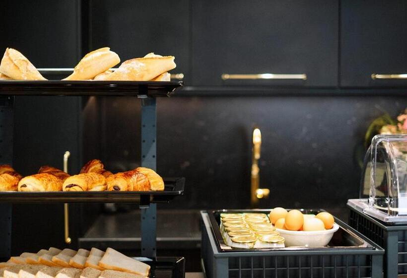 Отель Hôtel De La Plage