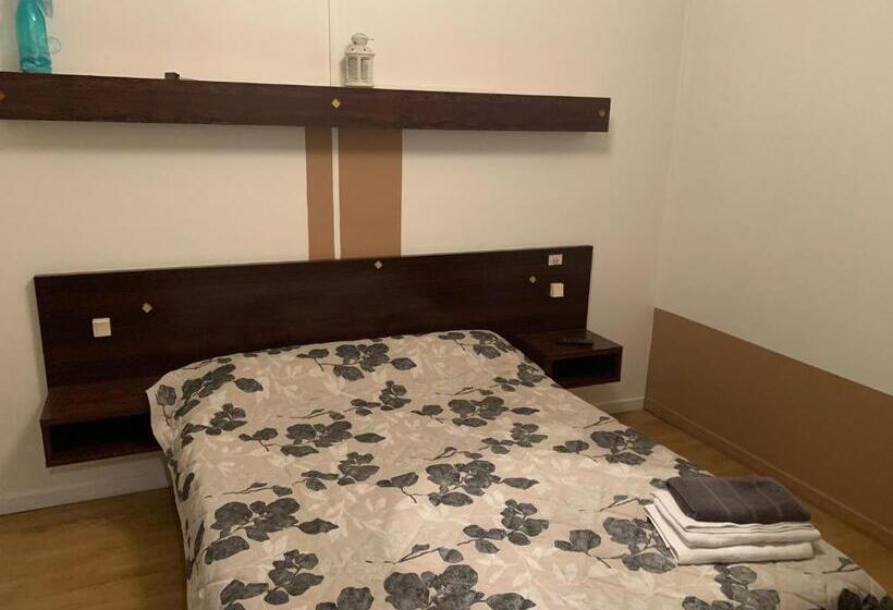 Отель Hôtel Le Cosy