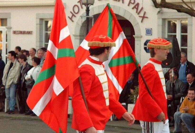 호텔 Hôtel Restaurant De La Paix