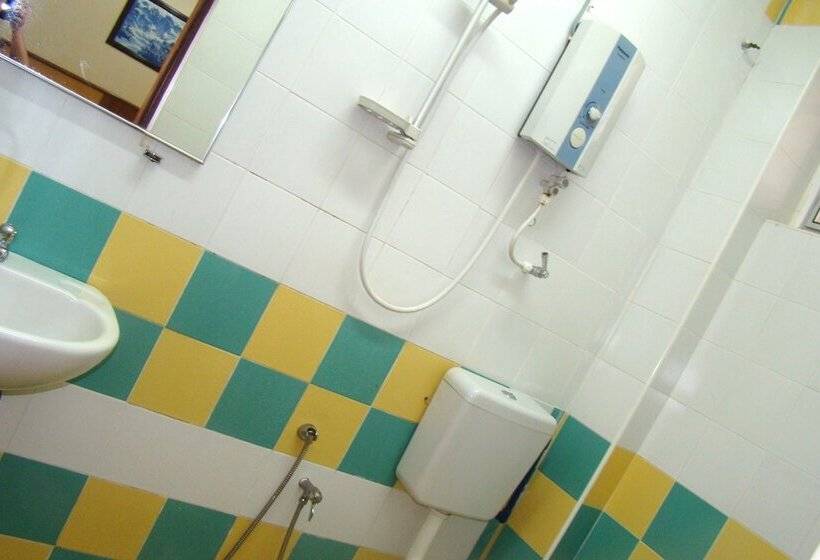 فندق K T Beach Resort