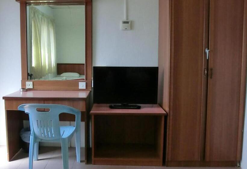 فندق K T Beach Resort