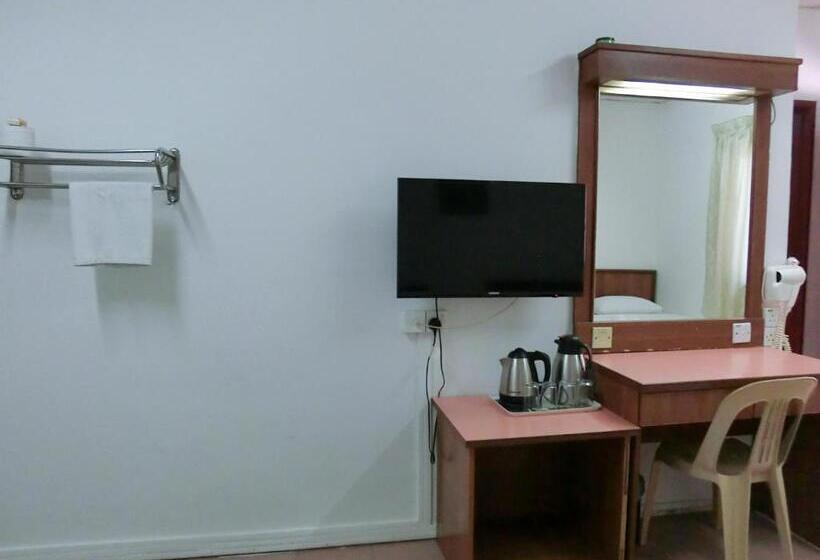 فندق K T Beach Resort