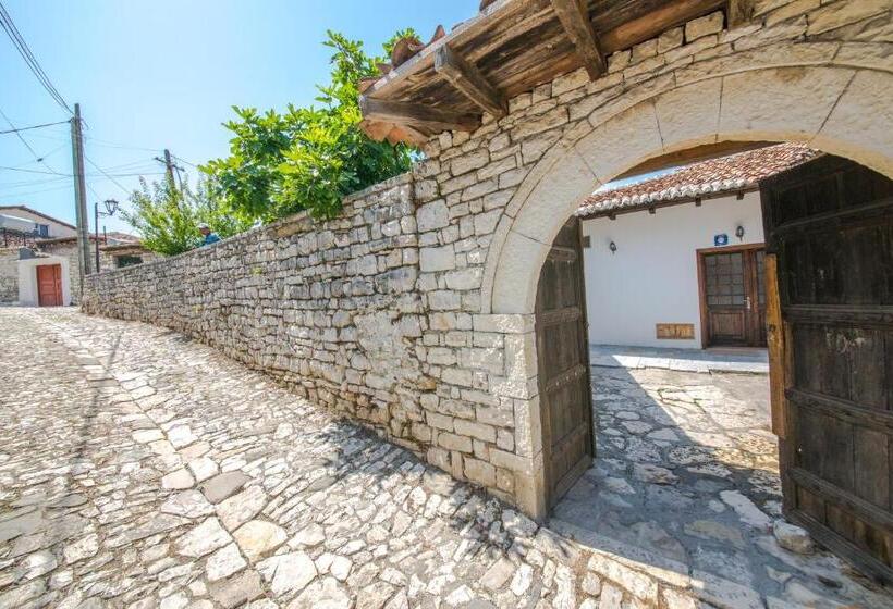 בית מלון כפרי Kalaja