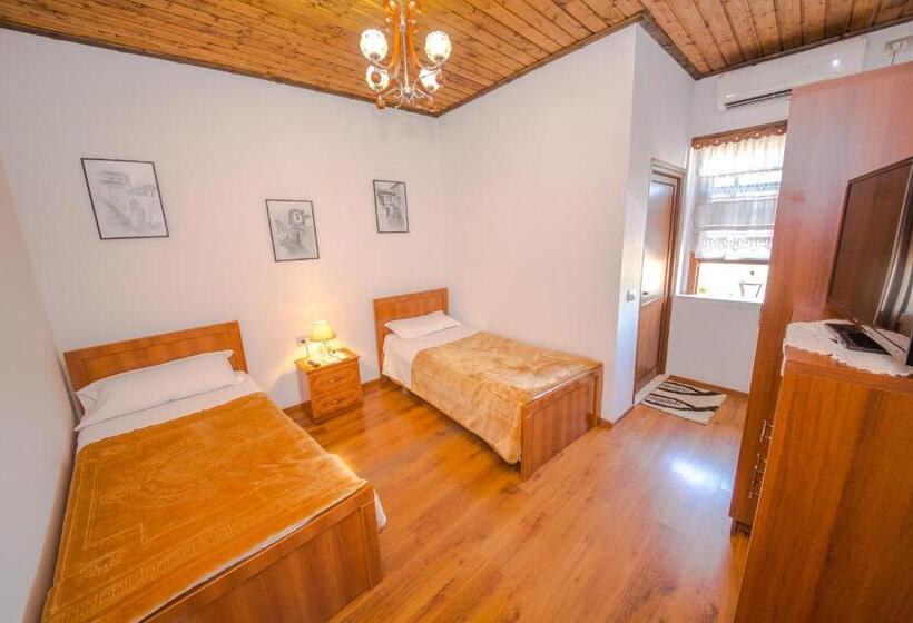 בית מלון כפרי Kalaja