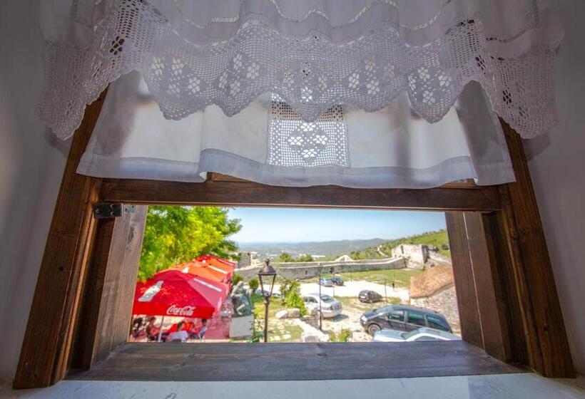 בית מלון כפרי Kalaja