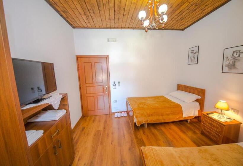 בית מלון כפרי Kalaja