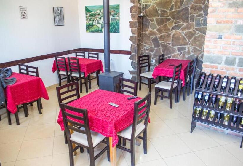 בית מלון כפרי Kalaja