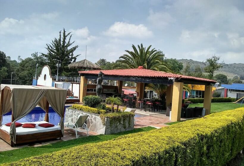 ホテル La Escondida