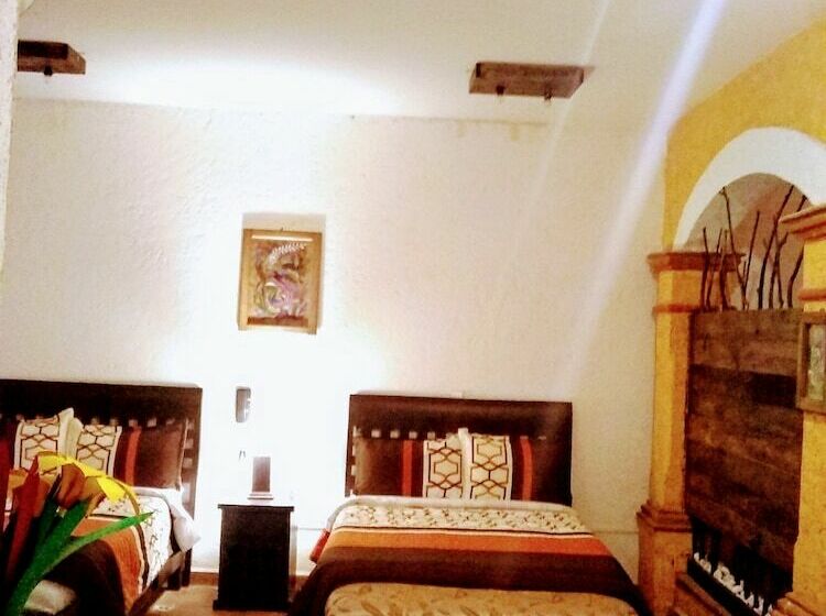 ホテル La Escondida