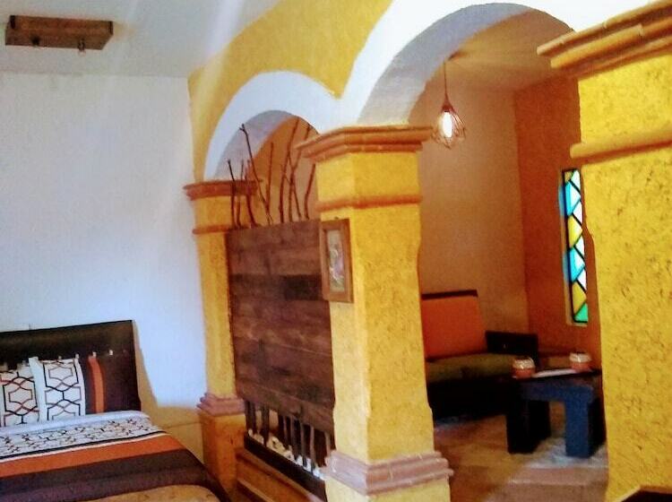 ホテル La Escondida