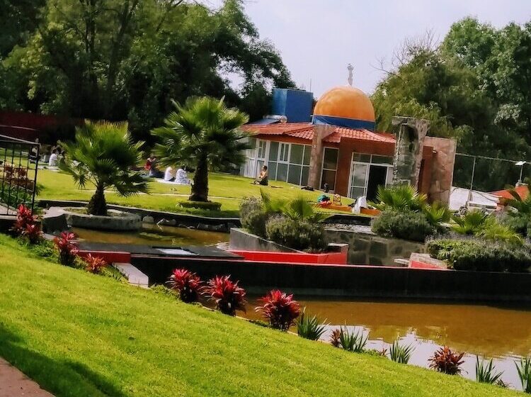 ホテル La Escondida