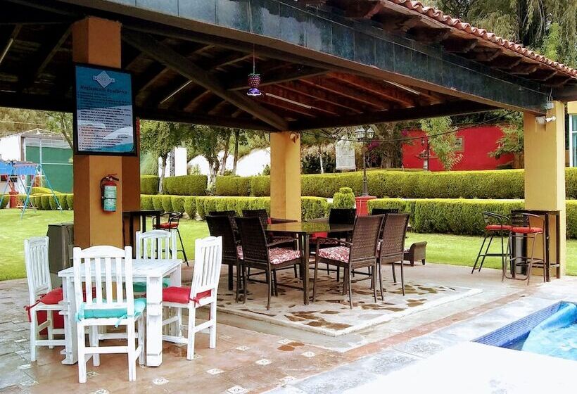 ホテル La Escondida