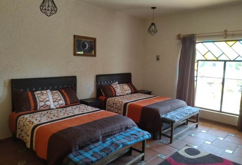 ホテル La Escondida