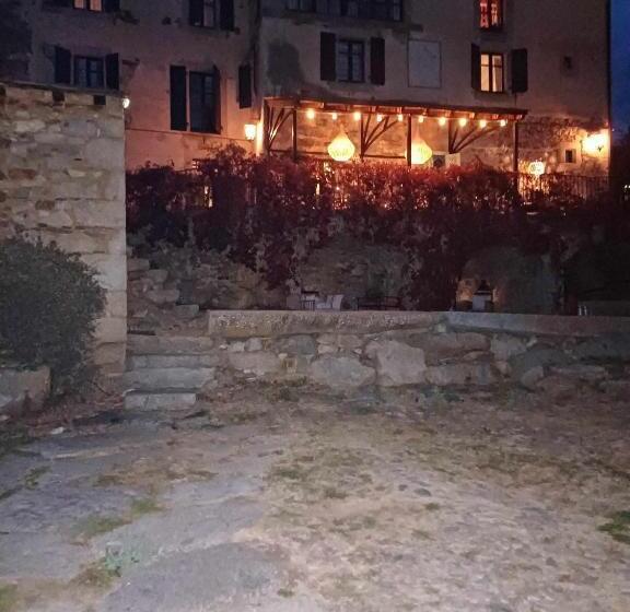 בית מלון כפרי Le Château Brangoly