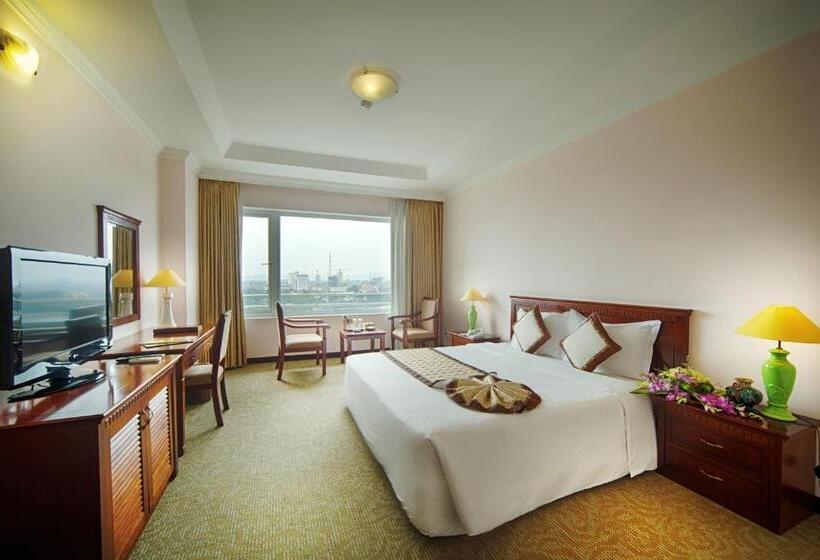 هتل Muong Thanh Grand Phuong Dong