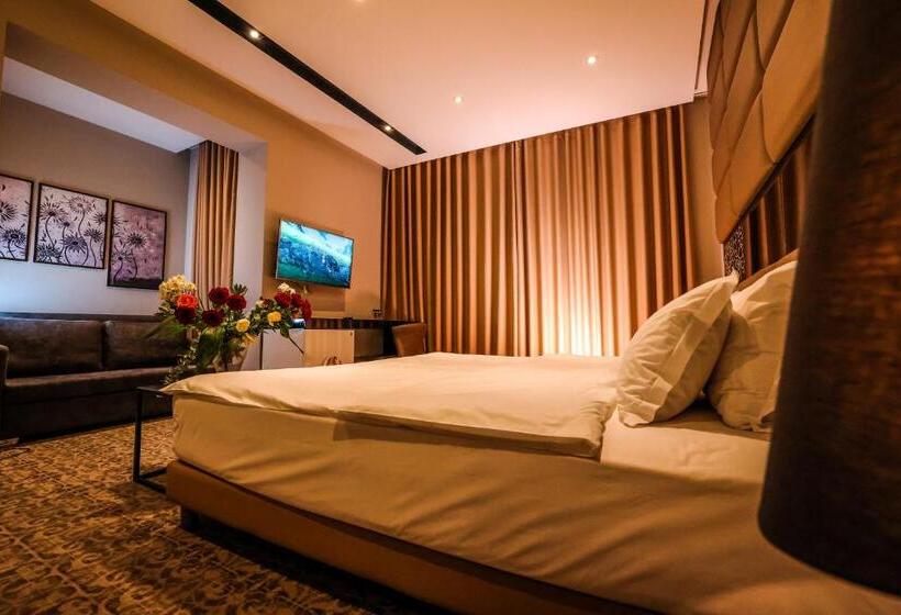 בית מלון כפרי Senator