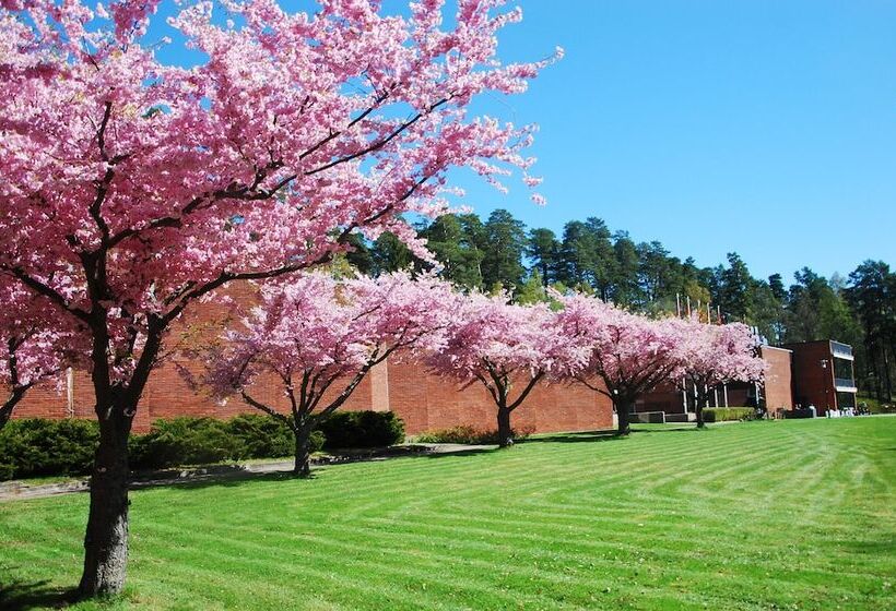 酒店 Skogshem & Wijk