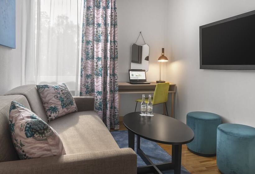 酒店 Skogshem & Wijk