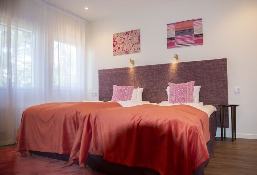 酒店 Skogshem & Wijk