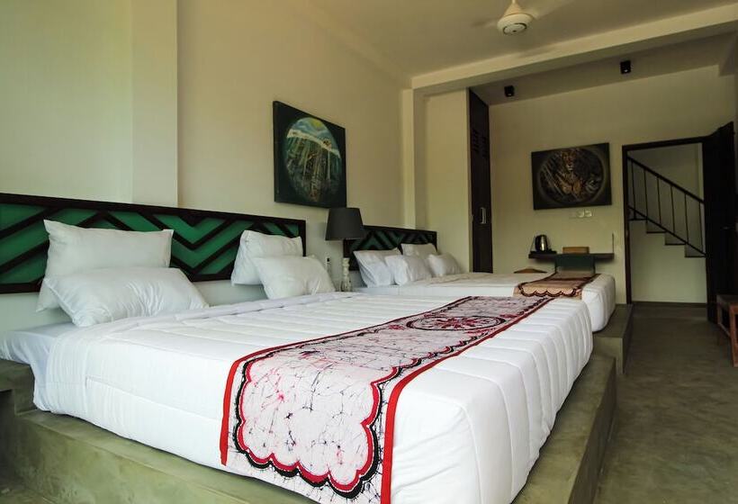 Отель The Chariot Hikkduwa Resort