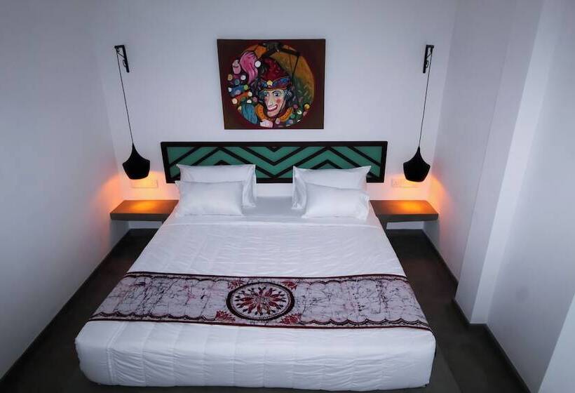 Отель The Chariot Hikkduwa Resort