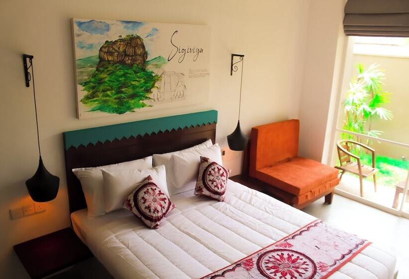 Отель The Chariot Hikkduwa Resort