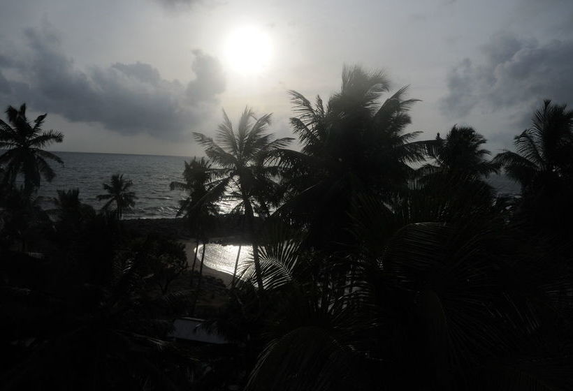 بنسيون New Shangrela Beach Resort