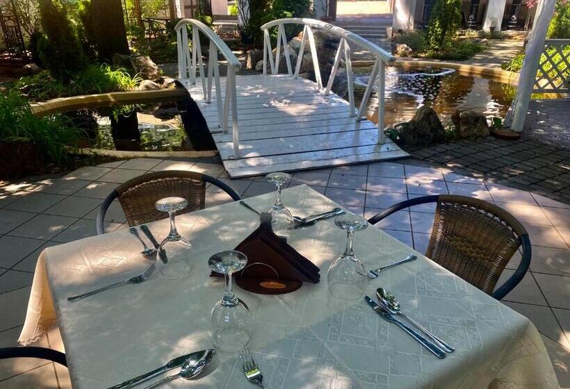 öreg Tó Youth Hostel