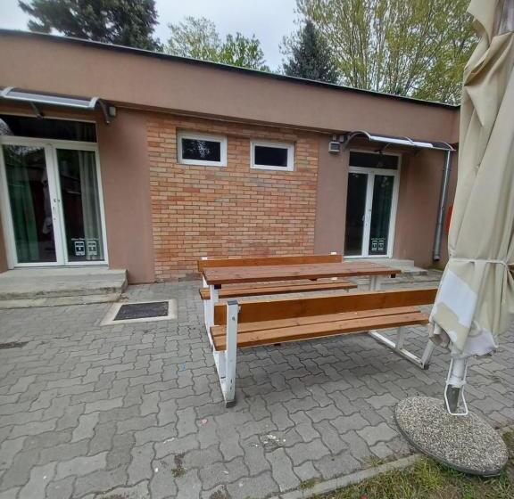 öreg Tó Youth Hostel