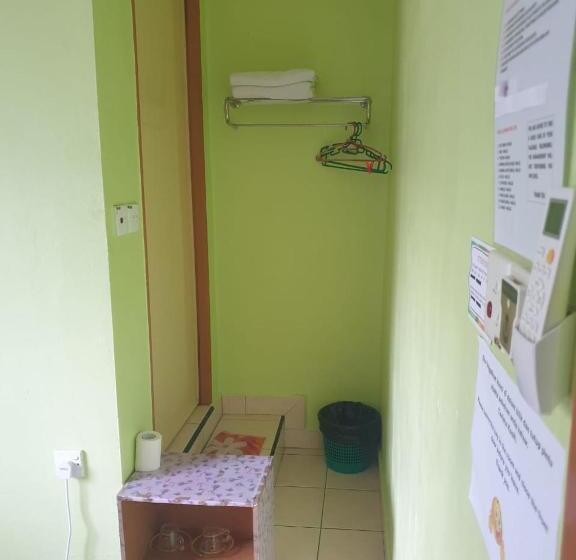 הוסטל Borneo Gaya Lodge