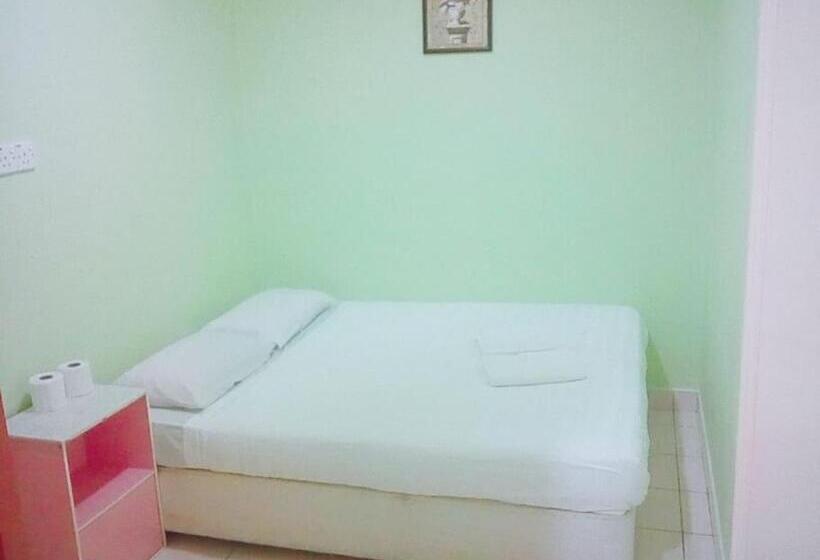 הוסטל Borneo Gaya Lodge