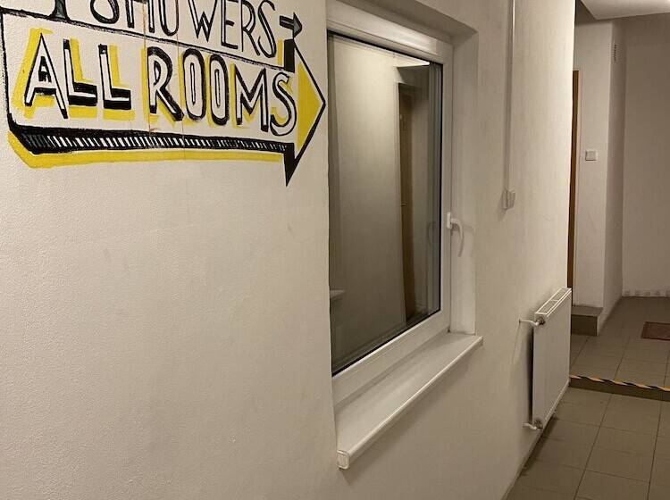 هاستل Easy Housing