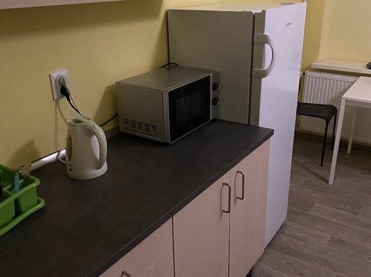 هاستل Easy Housing