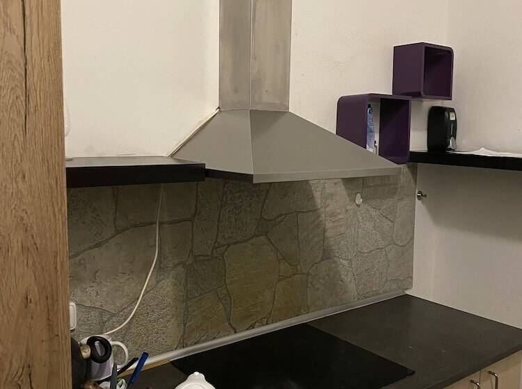 هاستل Easy Housing