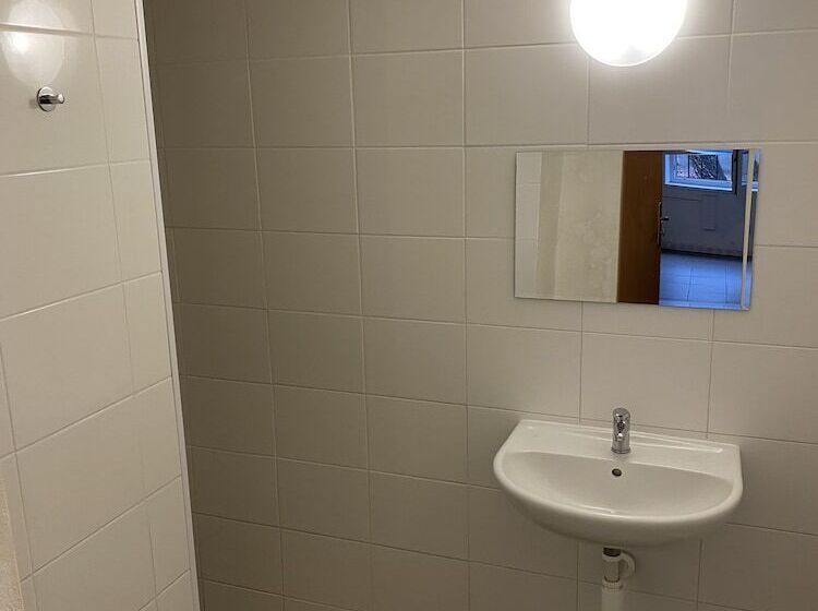 هاستل Easy Housing