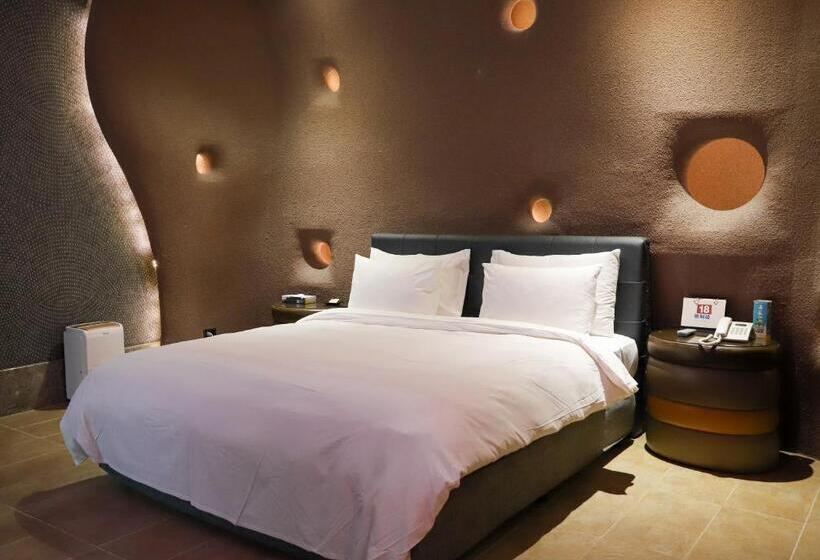 Allur Boutique Motelyilan Branch