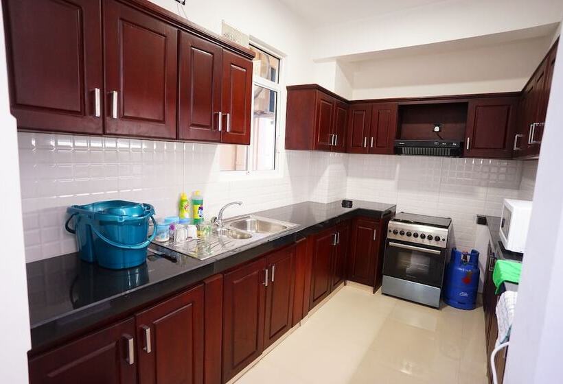 Amazing Alexandra Apartment