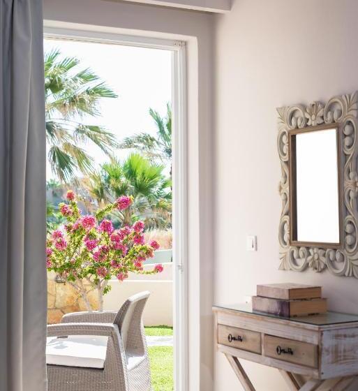 Ammos Boutique Apartments & Suites