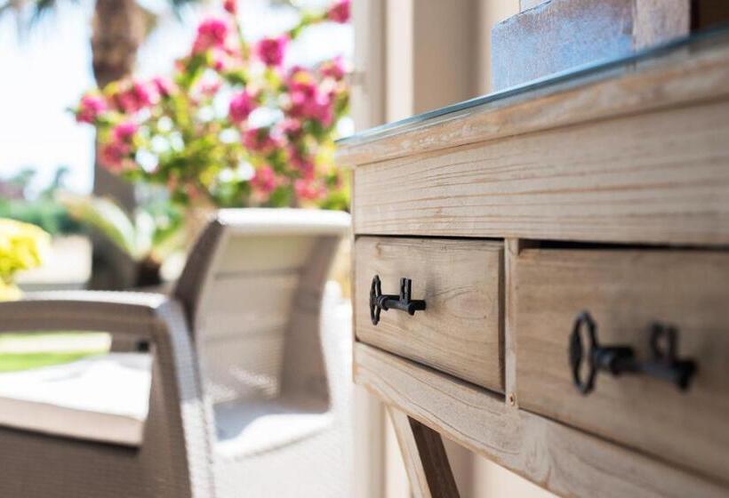 Ammos Boutique Apartments & Suites