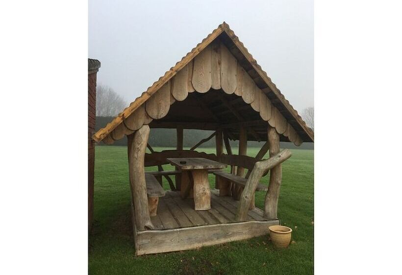 مبيت وإفطار Church Farm Guest House