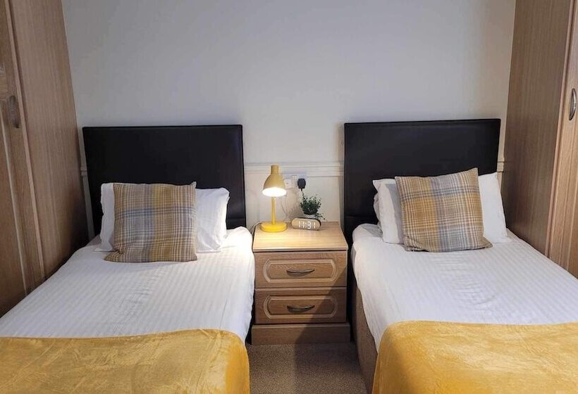 مبيت وإفطار Church Farm Guest House