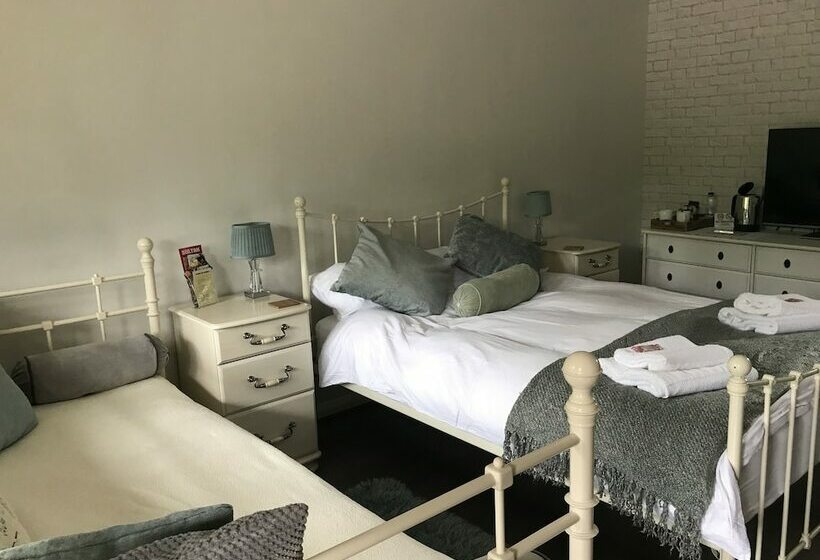 住宿加早餐  Pinewood Lodge