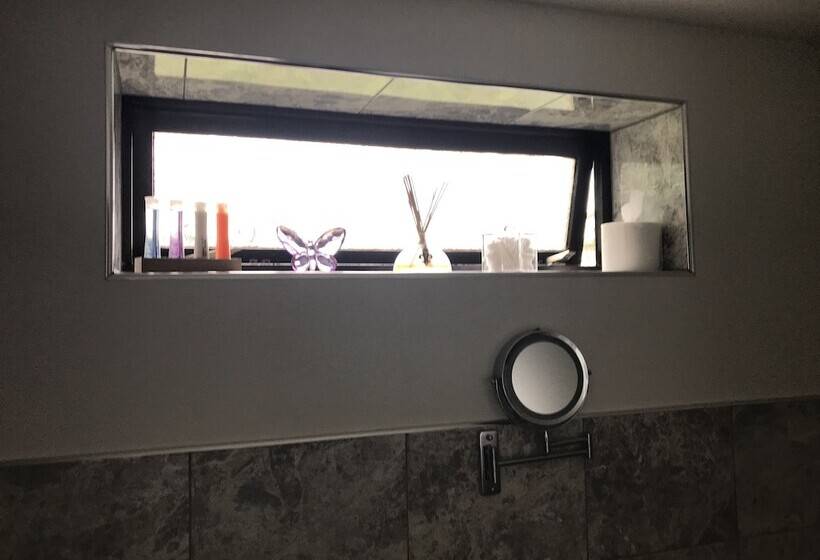 住宿加早餐  Pinewood Lodge