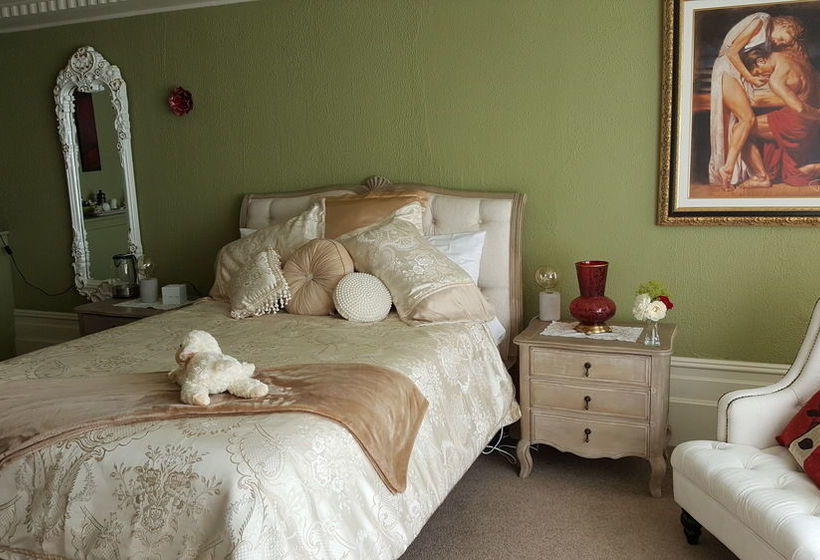 민박 The Manor Estate