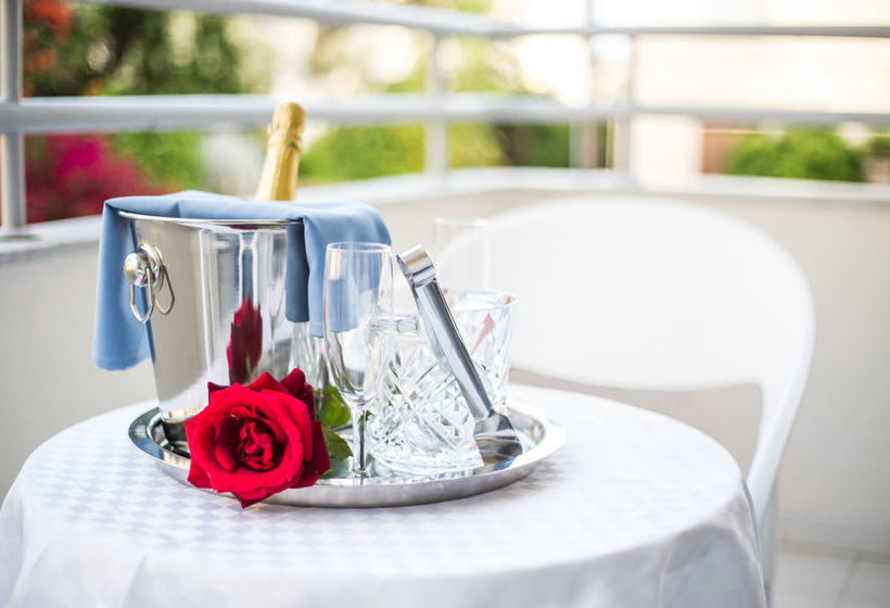 Corina Suites & Apartments