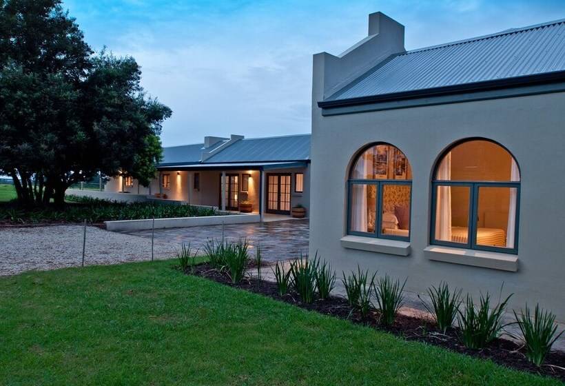 Country House At Kay & Monty