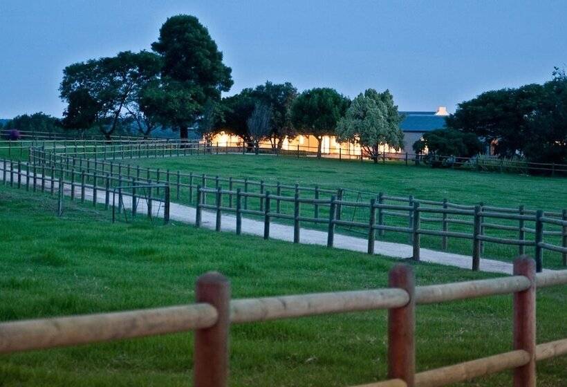 Country House At Kay & Monty