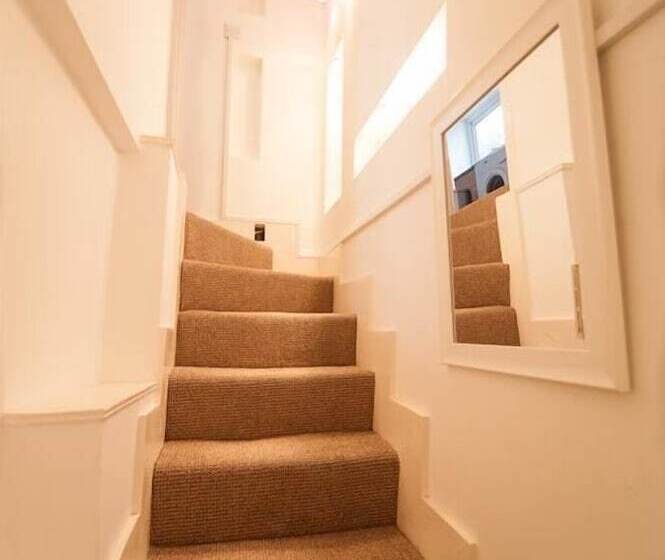 Courthouse Apartments