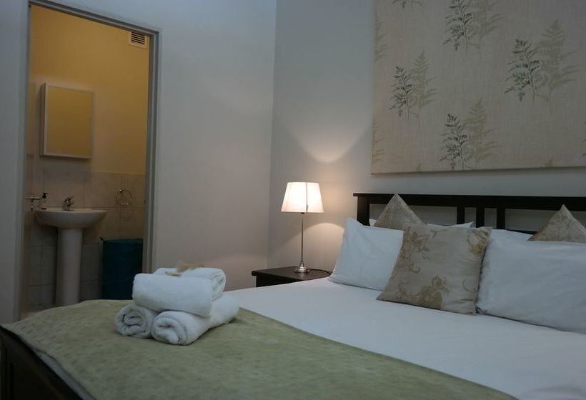 Four Seasons Apartments